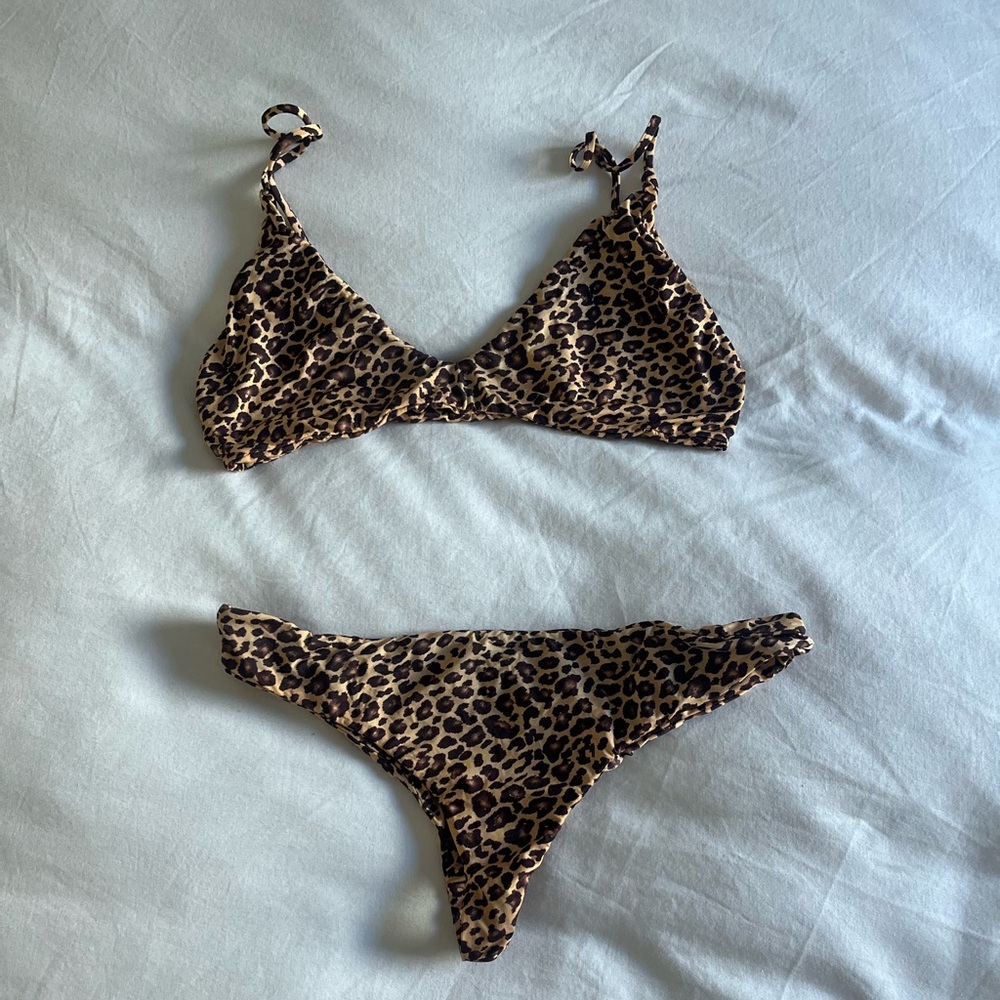 Mai leopard bikini